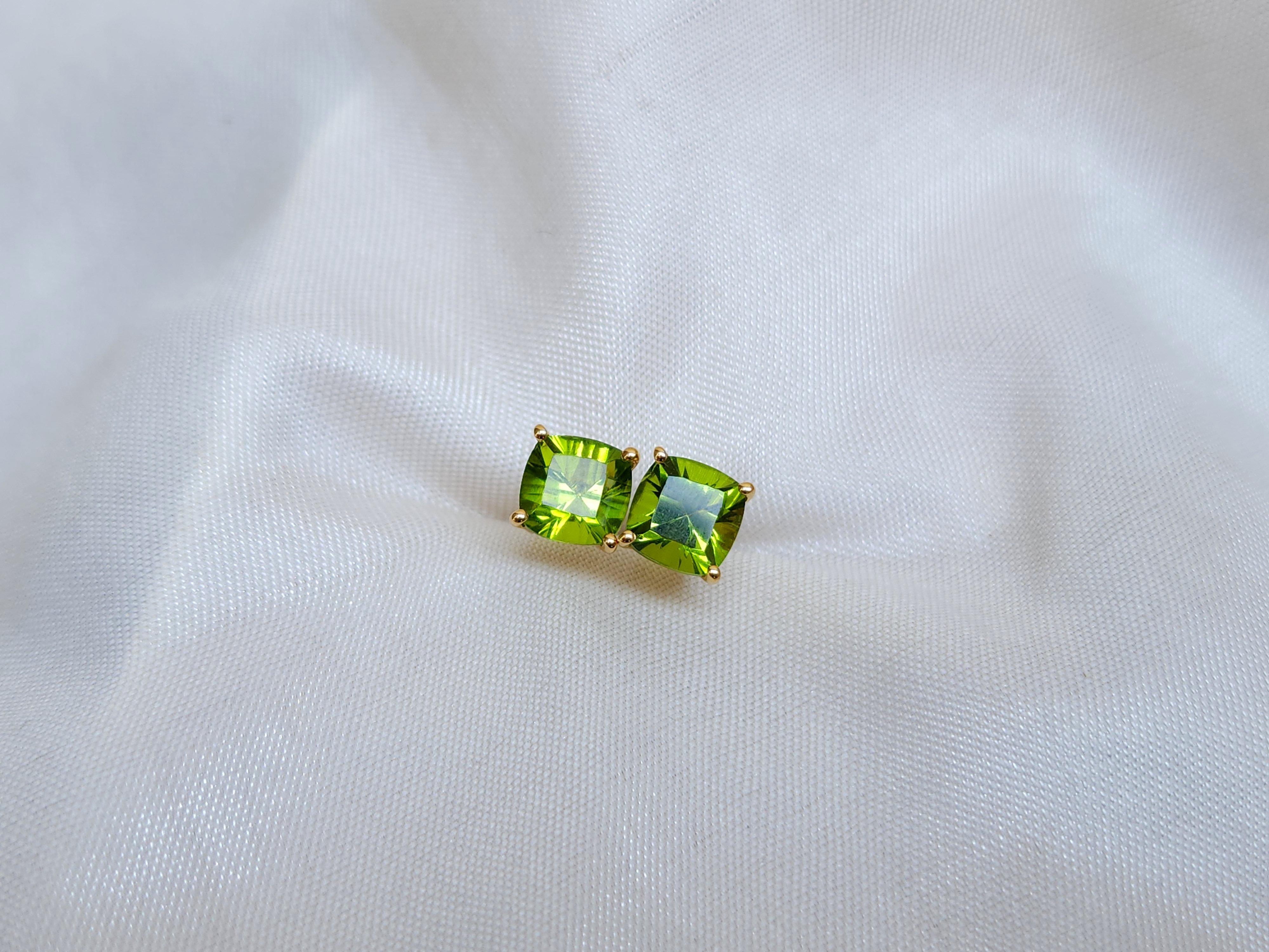 

Серьги-гвоздики с зеленым перидотом, серьги из желтого золота, серьги из стерлингового серебра 925 пробы, минималистичные серьги, серьги ручной работы, подарок для нее серебряный