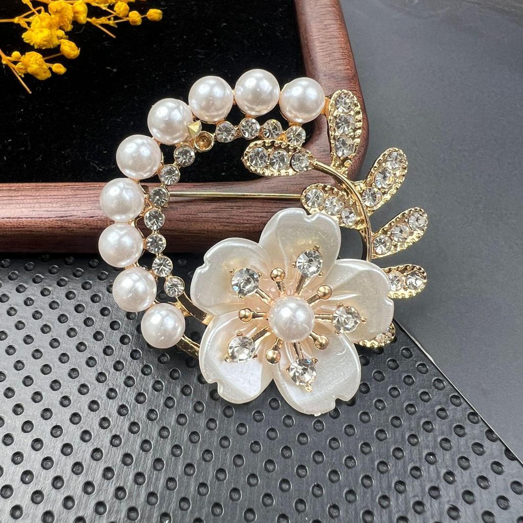 Broșă Retro Cristal Diamant cu Ac Anti-Expunere și Cataramă din Aliaj pentru Accesorii Vestimentare