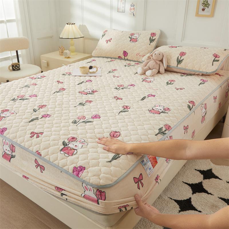 Mother-and-baby Milk Velvet Padded Bedspread with Cotton Padded Single and Double Simmons Bedspread Mattress Protective Cover
