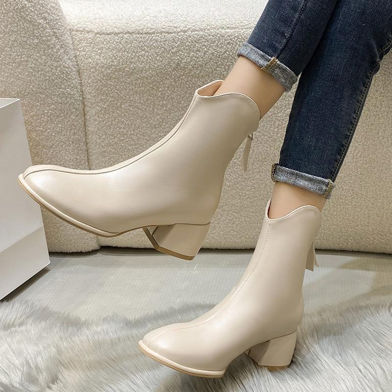 Coarse heel short women's leather boots autumn and winter new rear zipper women's large size V-mouth fashion women's boots