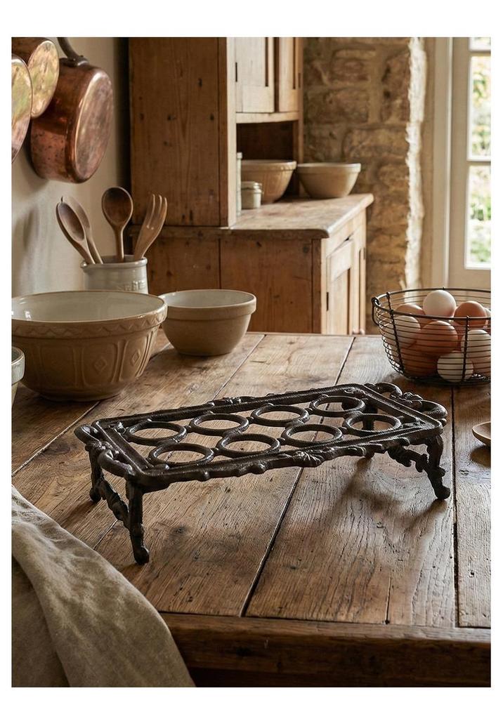 Retro Cast Iron Egg Holder: 6 or 8 Grid Egg Tray for Kitchen, Bar, or Restaurant Display