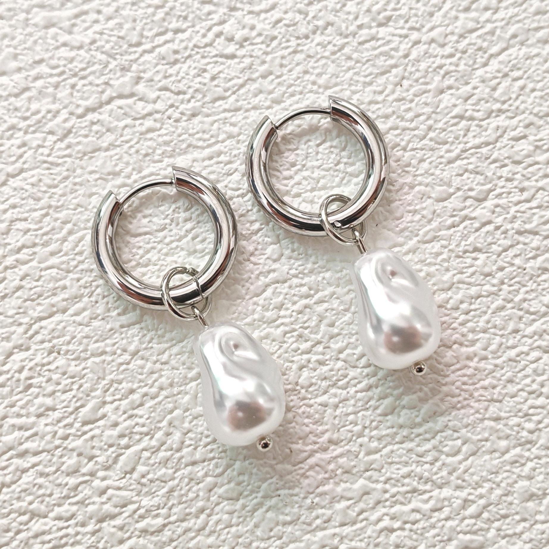 

Retro New Trendy Geometric Irregular Imitation Pearl Water Drop Earrings for Women Stainless Steel Hoop Earring Punk Zircon Copper