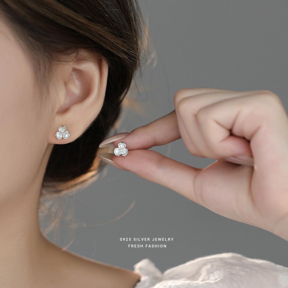 S925 Sterling Silver Clover Stud Earrings, Dainty Fresh Fashion Floral Jewelry for Women