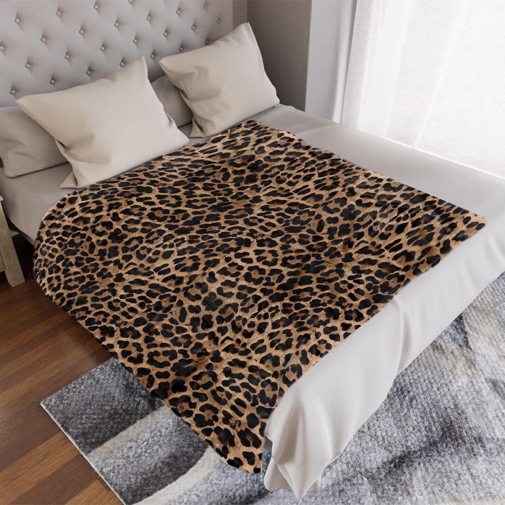 1pc Luxurious Leopard Print Flannel Blanket-Soft,Cozy & Hypoallergenic,Ideal for Sofa,Bed,Office, and Outdoor Use