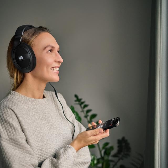Sennheiser HD 569 Headphones with Remote Control and Microphone Closed-back