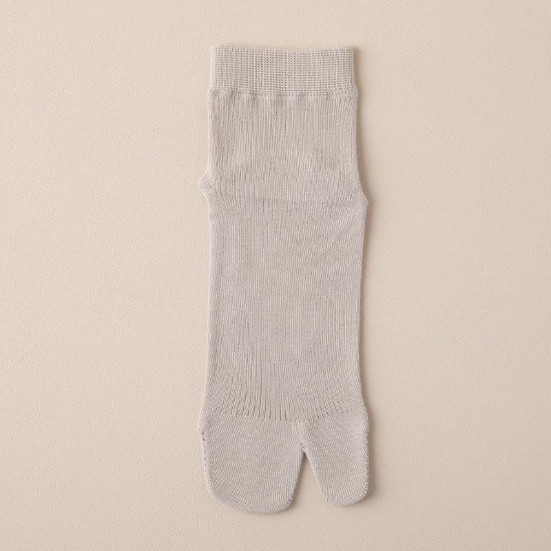 

Мужские летние тонкие носки до середины икры из чистого хлопка, антибактериальные, влагоотводящие и устойчивые к запаху, спортивные бесшовные носки с двумя пальцами 1 pair хаки