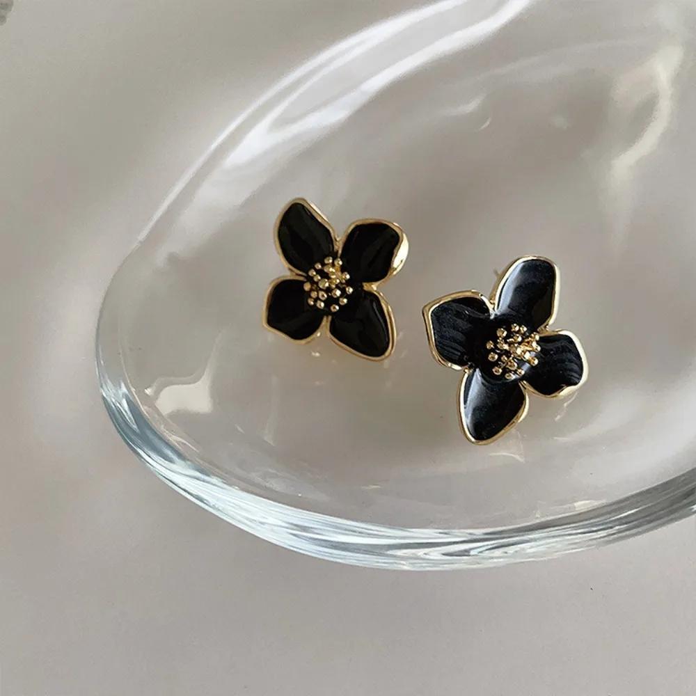 American Style Metal Flower Drops Oil Earrings European Personality Fashion Stud Earrings Ms Girl