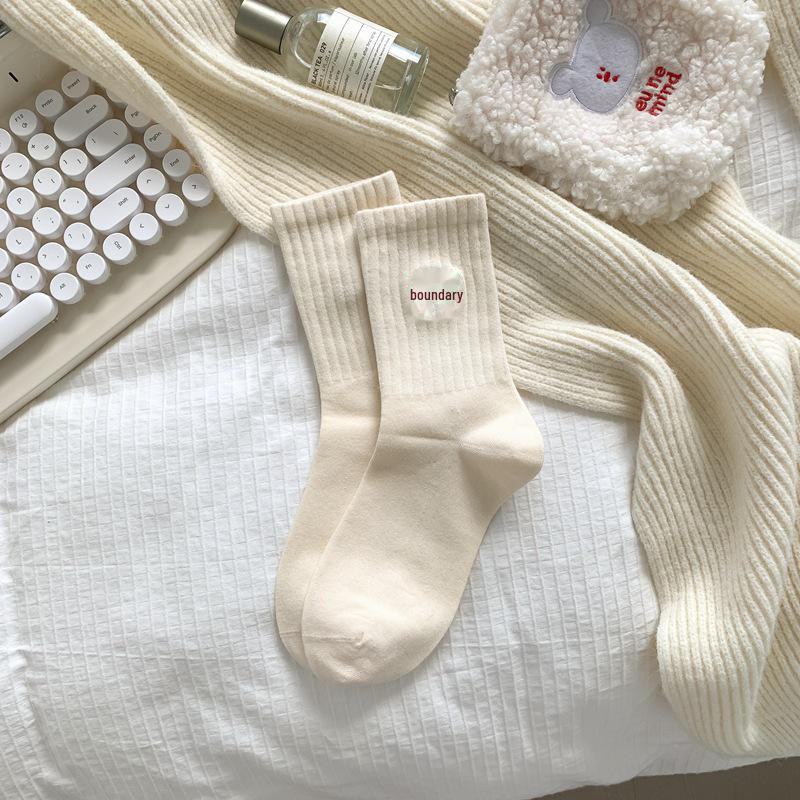 "Chaussettes Angora Rouge Vin Automne/Hiver 2024 avec Broderie Nœud - Maille Moyenne à Longue"