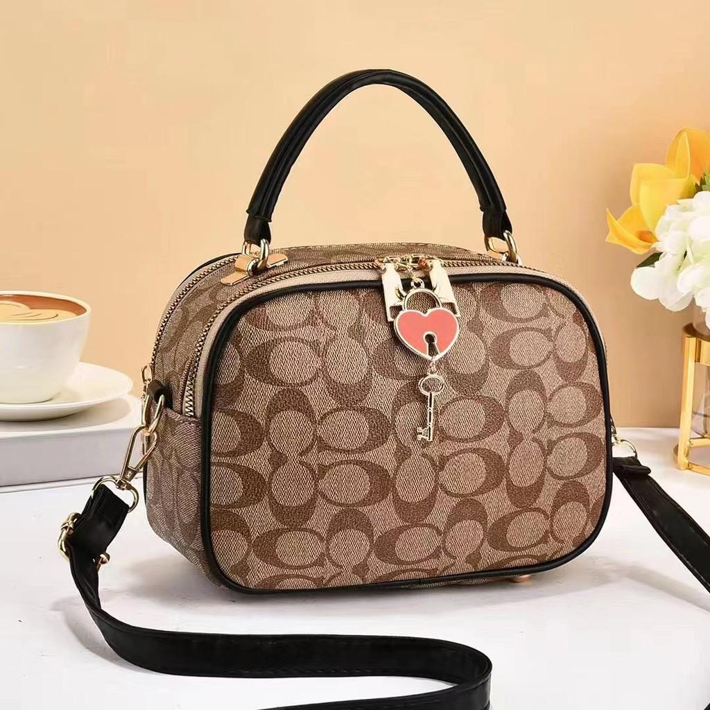 Stylish Cross-border Large Capacity Women s Handbag Versatile Shoulder Bag With Chain And Lock Closure чёрный