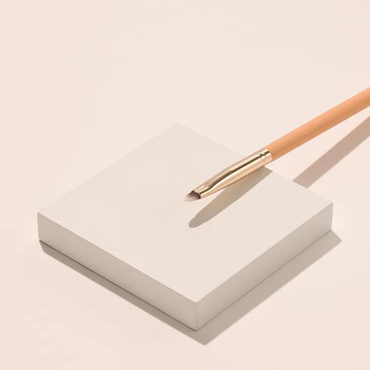 THE TOOL LAB 220 Small Concealer Brush