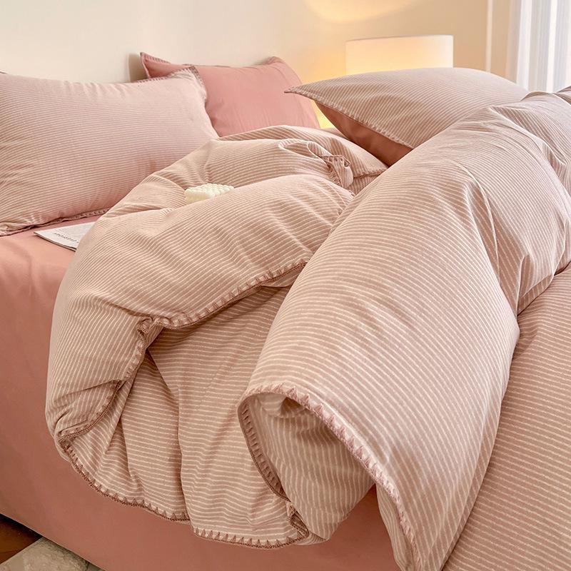 2025 New All-Cotton Flannel Bedding Set: Thick Quilt Cover, Triangular Edge, Warm Bed Sheet