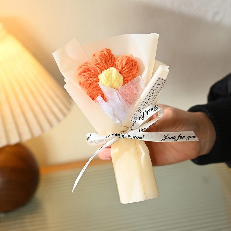 Mini Handmade Yarn Flower Bouquet Crochet Heart Bouquet Valentine S Day Mother S Day Romantic Gift Desktop Decoration