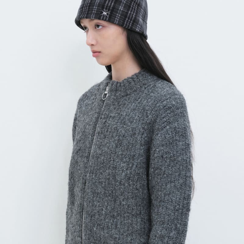 

Шапка-бини YUNSE с вышивкой Hatch (Угольный чек) OS