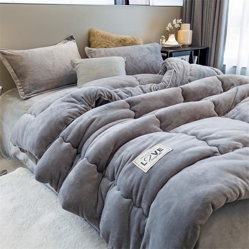 2025 Autumn/Winter Double-Sided Milk Velvet Thickened Warm Quilt