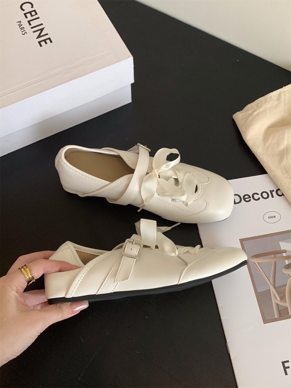 

Lightweight skirt small single shoes women s 2025 summer new fashionable versatile foot small bow square buckle German training shoes 40 бежевый