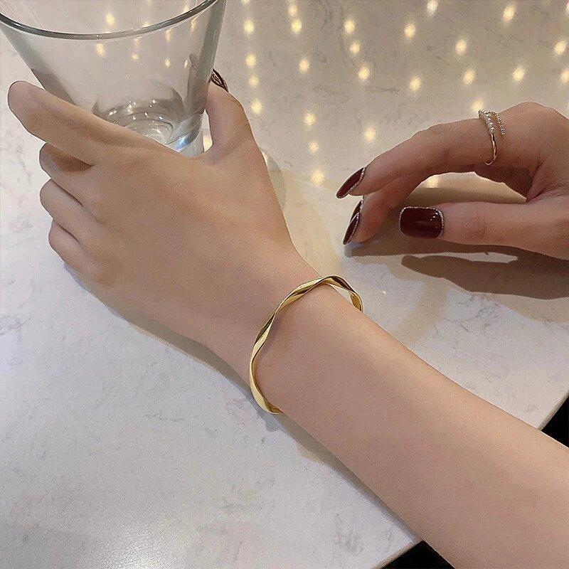 Elegant Open C Shape Metal Bracelets Bangles For Women Men Accessories Wave Simple Wrist Jewelry Exquisite Cuff Girl Bangle Gift