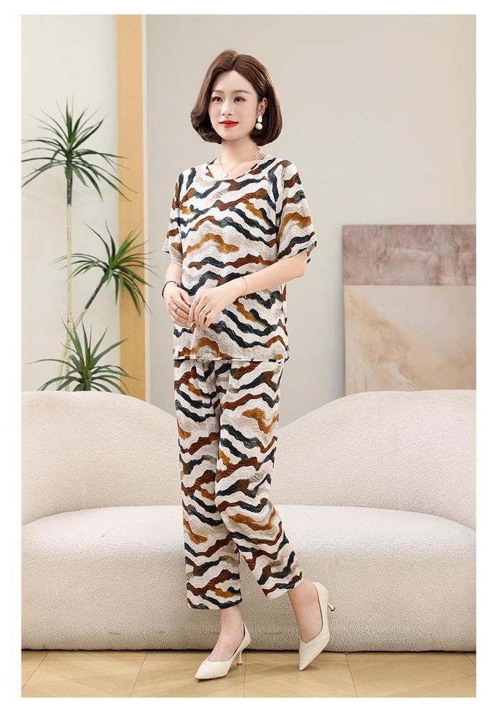 Plus Size Women's Summer Cotton Pajama Set - Short-Sleeved Homewear for Middle-Aged & Elderly