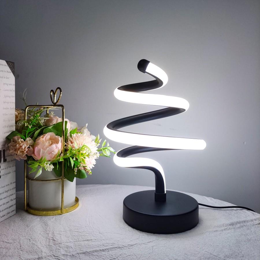 1PC Christmas Tree Modeling Creative Desk Lamp USB Three-tone Light Desk Lamp Decoration