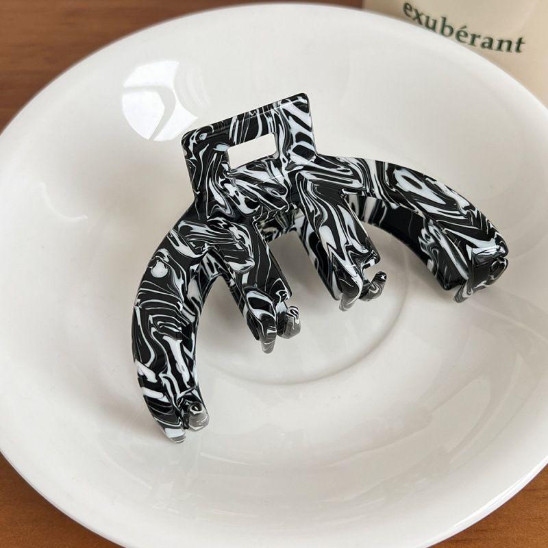 1pc French Hair Clip with High-end Feel, Shark Clip with Curved Hollow Out, Light Luxury, Black and White Pattern Hair Grab