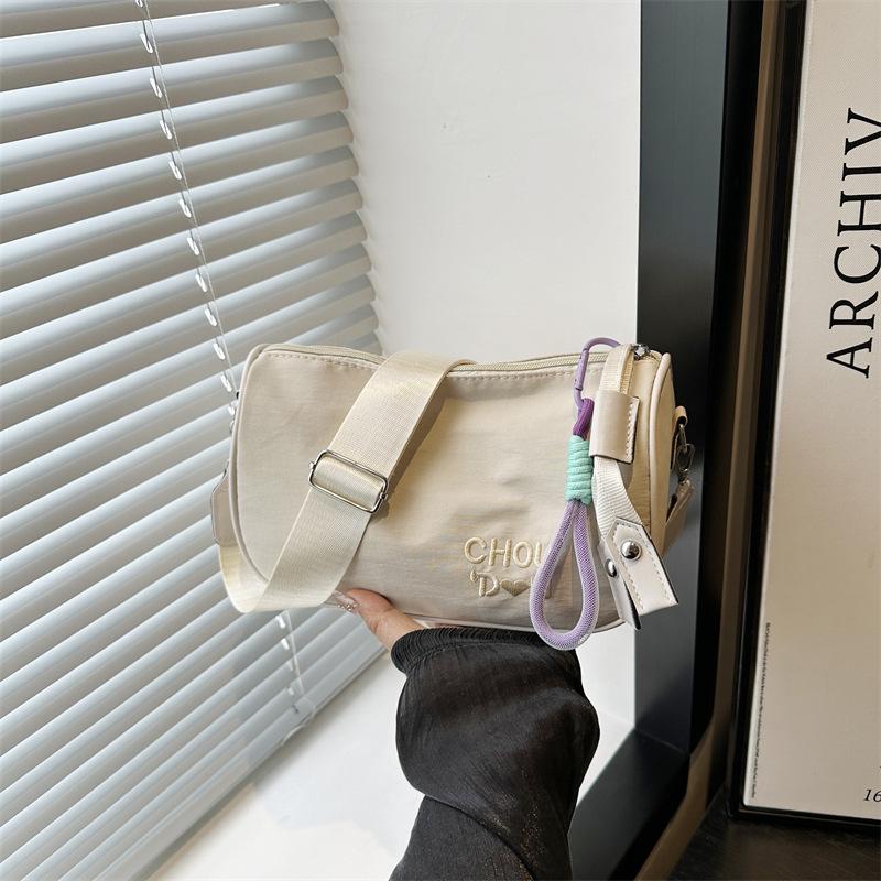 

Large capacity new literary nylon fashion pillow trendy light shoulder messenger bag bag women Without pendant