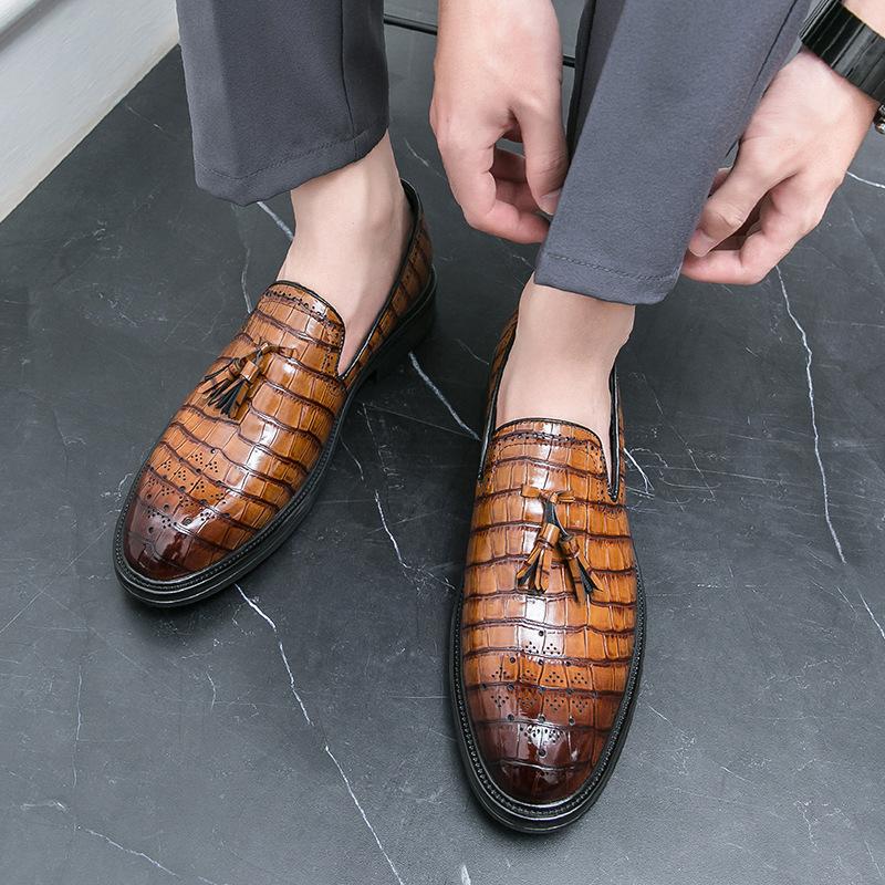 Men's Shoes New Nightclub Trendy Shoes Hairstylist Fringed Pointed Casual Shoes Fashion Brock Business Leather Shoes