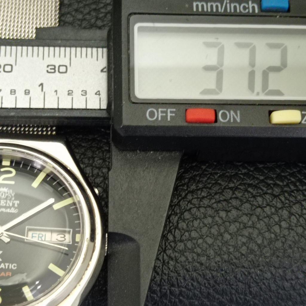 VINTAGE ORIENT AUTOMATIC 46941 JAPAN MENS BLACK COLOR DIAL WATCH A700666-5 R204-a700666