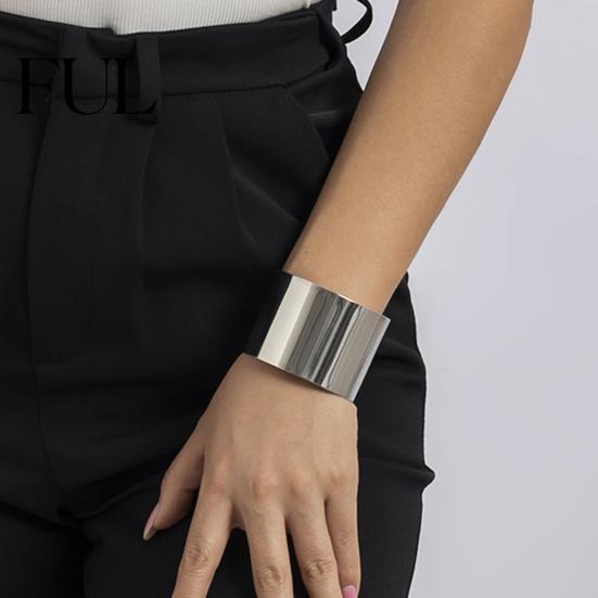 Personalized Arm Cuff Women Bracelet Exaggerate Vintage Punk Boho Smooth Stainless Metal Lady Adjustable Opening Bangle Wide Wrist Jewelry