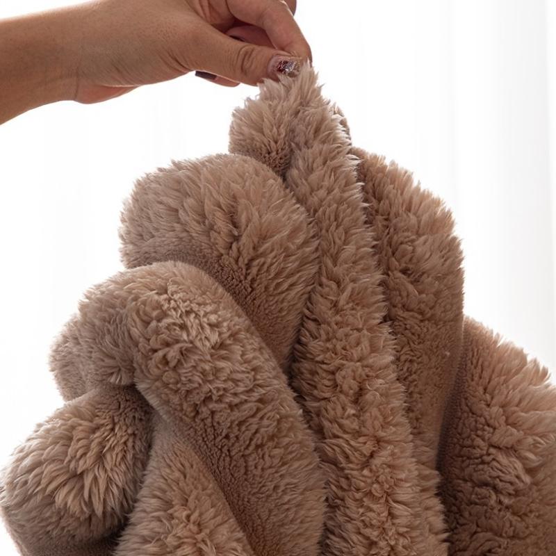 Light Luxury Premium Milk Velvet Winter Sofa Mat Thick and Substantial Plush Cushion Soft and Comfortable Warm Sofa Blanket Home Decorative Throw