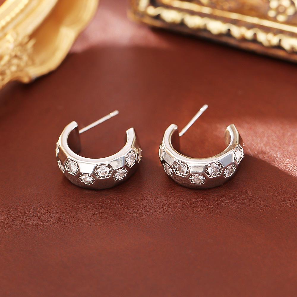 Elegant Gold-Plated C-Shaped Stud Earrings – Stylish & Sparkling for Everyday Wear, Crafted for Unique Personalities