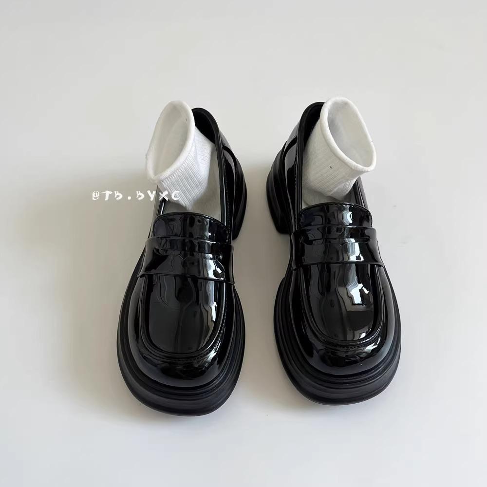 

Маленькие кожаные туфли на платформе в британском стиле женские 2025 новая весна-осень Мэри Джейн универсальные взрывные лоферы черные jk одинарные туфли 40