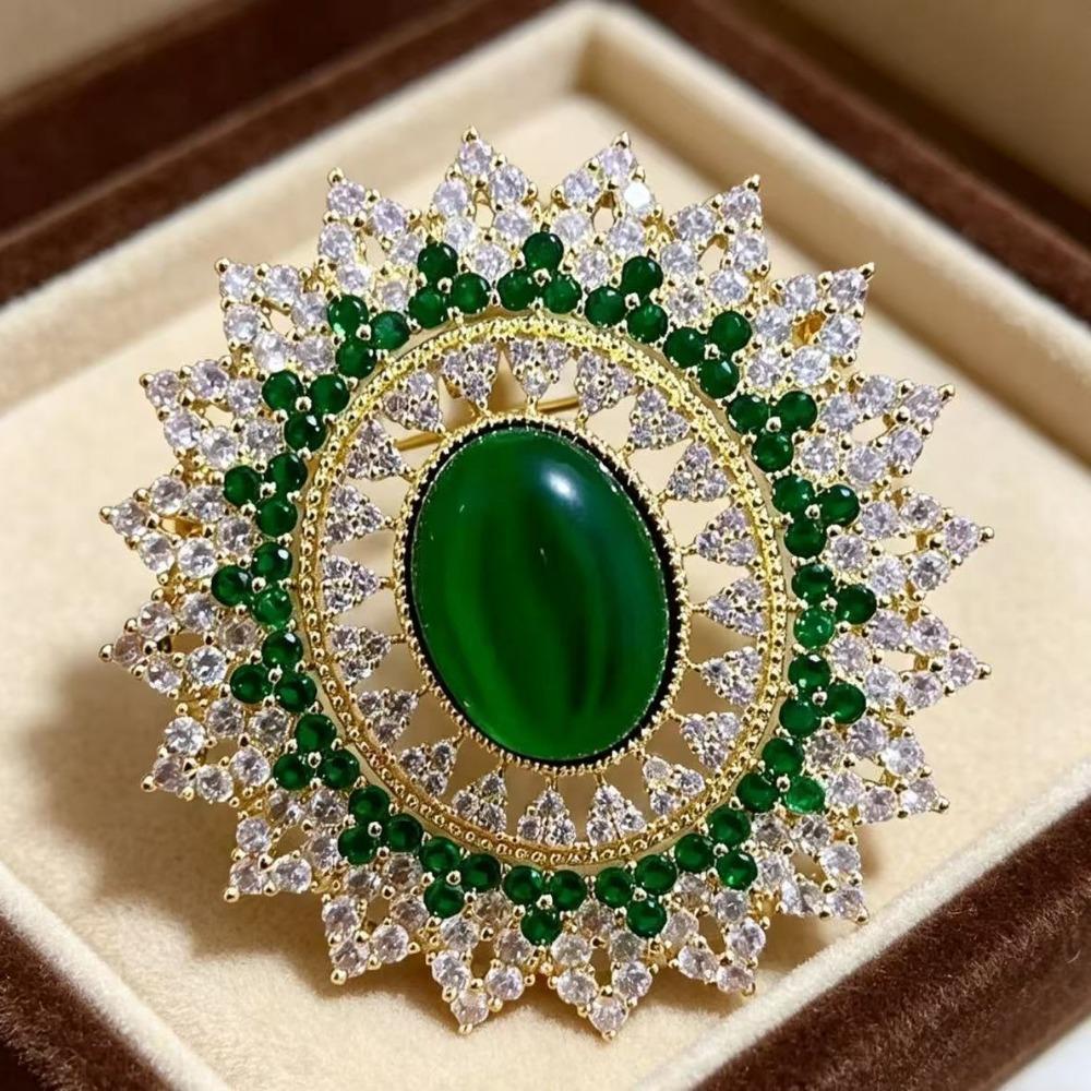 Luxury Court-style Multi-Tier Halo Emerald Zircon Sunflower Brooches for Women High-end Exquisite Oval Floral Corsage Jewelry