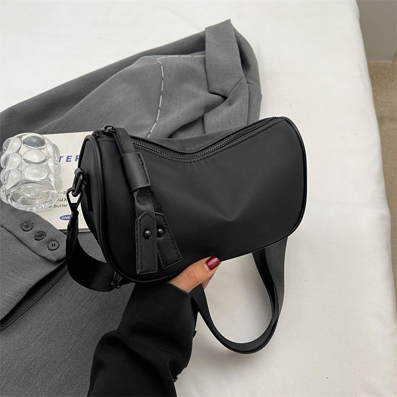 Bags Women's bags Spring, autumn and winter new fashion messenger bags Outdoor commuting versatile women's shoulder bags