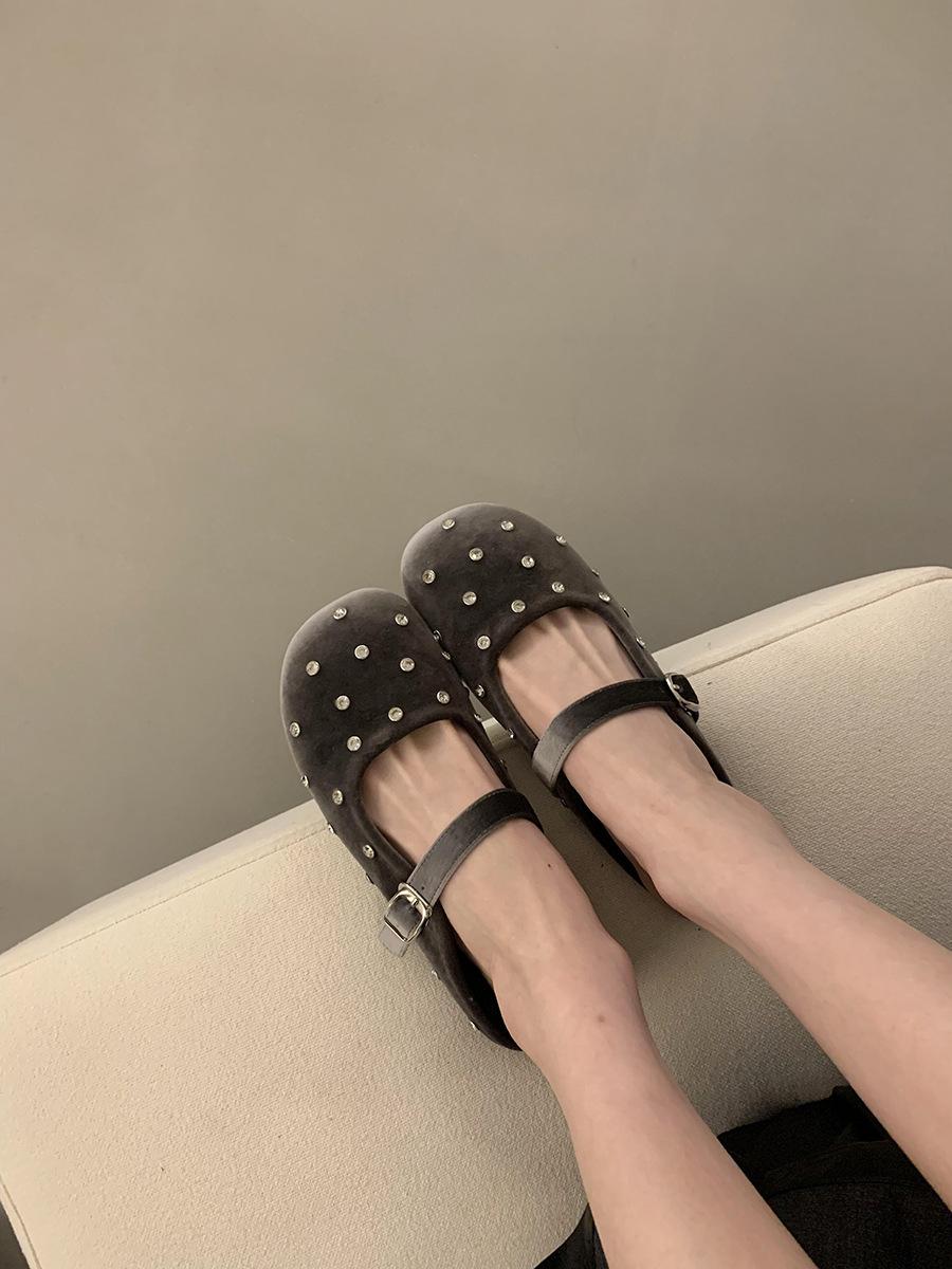 

Туфли женские 2025 года в стиле ретро со стразами, круглой головкой и неглубоким горлом, корейская версия французских темпераментных балеток Мэри Джейн 35 серый