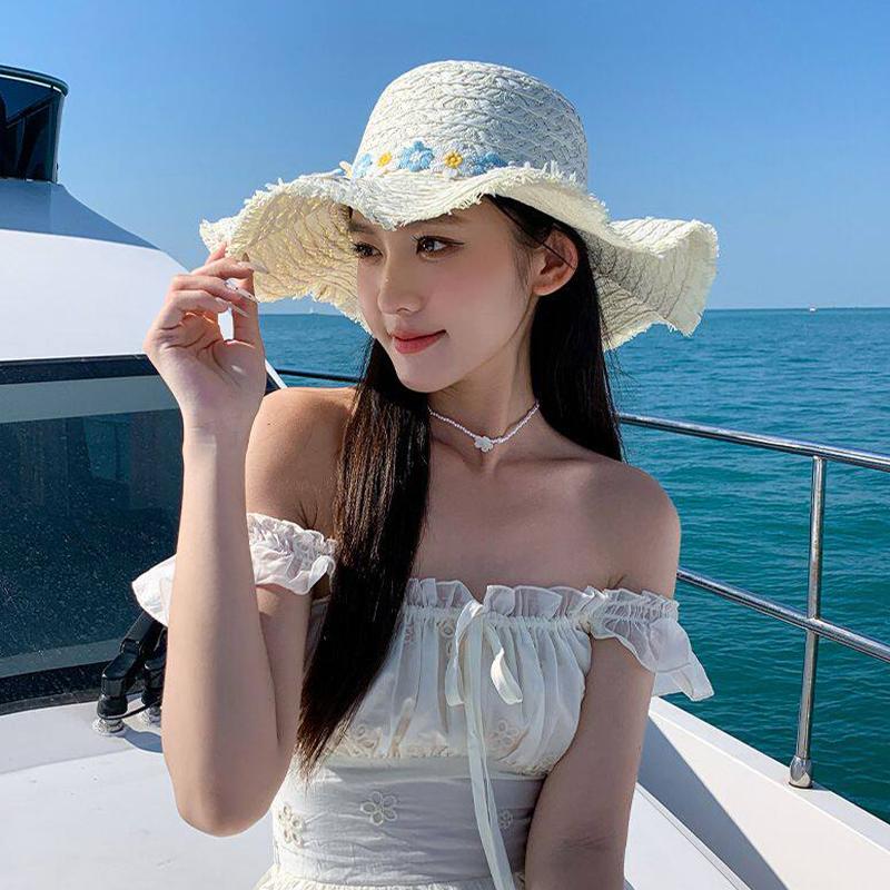 New Summer Lace Beach Hat/Straw Hat For Women Summer Rolled Brim Seaside Hollow Raffia Sun Hat Wide Brim