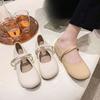 Calzado para mujer – Zapatillas