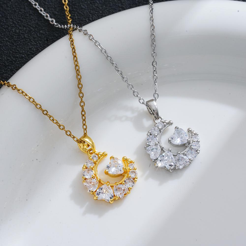 Moon Heart Luxury Diamond Necklace - Elegant and Versatile Clavicle Chain for Women