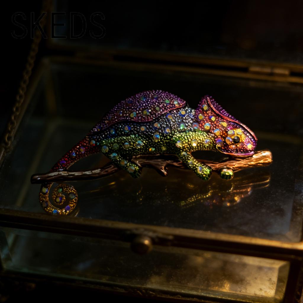 SKEDS Full Rhinestone Chameleon Brooch for Women Unisex Crystal Lizard Pin Banquet Party Backpack Gifts Jewelry Accessories