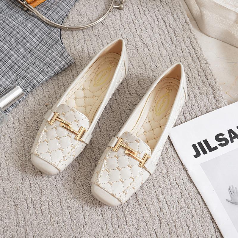 -I-shaped buckle--square head flat bottom comfortable small leather shoes soft leather soft sole patent leather buckle embroidery thread