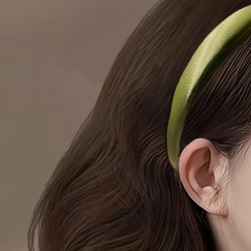 Hedvábné stuhy do vlasů: Zelená spona do vlasů pro sofistikovaný styling