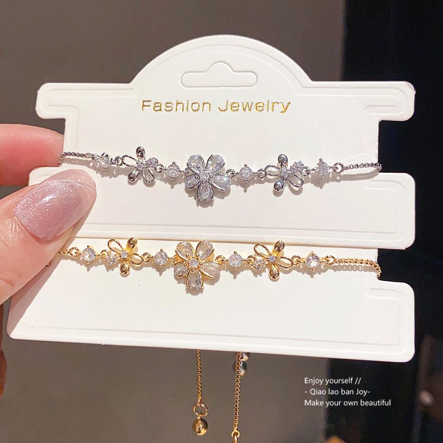 Zirkonia Blumen-Durchbruch-Anhängerarmband - Luxuriöser & Vielseitiger Schmuck für Lässige Eleganz