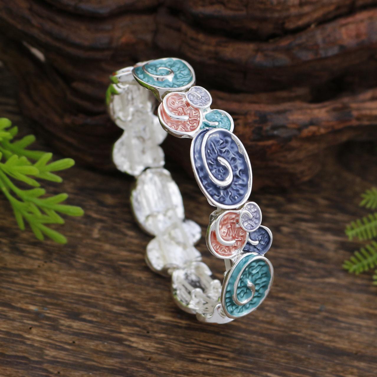 

Новый эмалевый геометрический браслет-резинка с цветком, женский простой и универсальный браслет с неровными лепестками