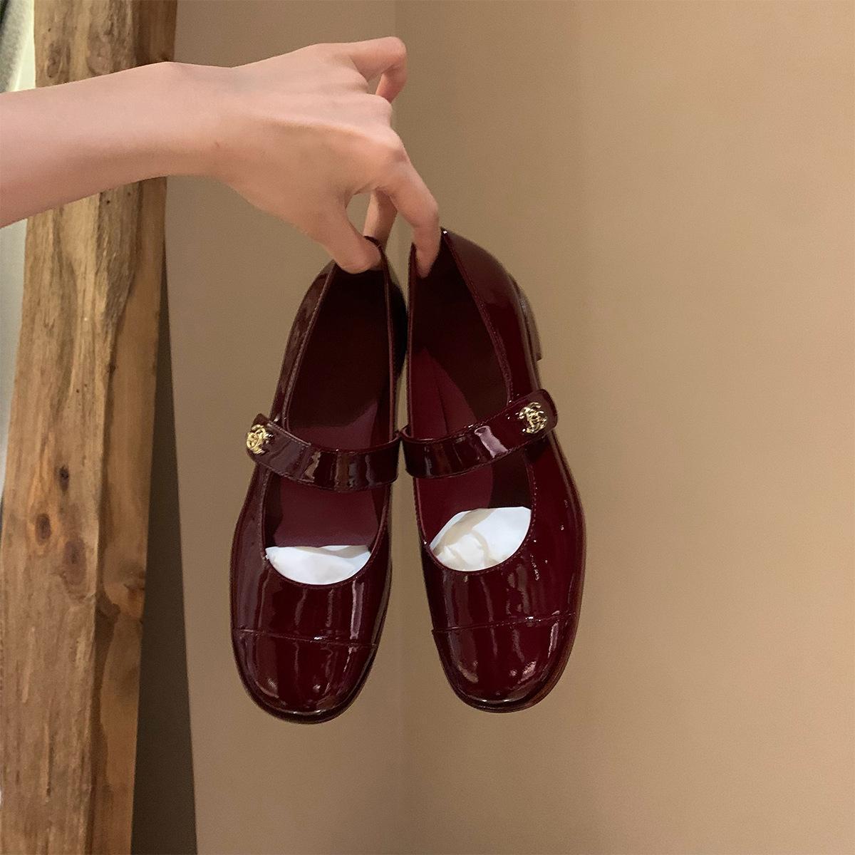 

Soft leather version~ Small gold buckle soft sole casual Mary Jane single shoes women s one-word buckle loafer small leather shoes flat shoes lady 35