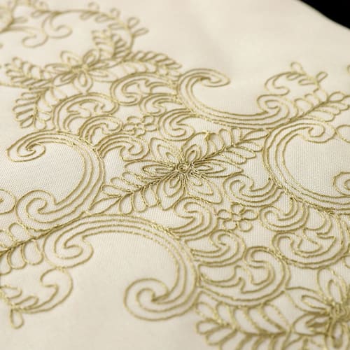 Stylish, European-style, luxurious, and elegant half-covered piano cover with lace and bright ruffles. Dustproof and protective. (One size fits most p