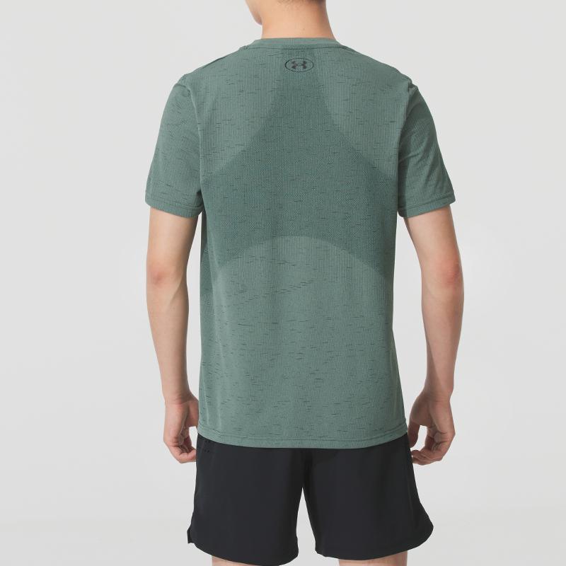 Under Armour Maglietta Sportiva a Girocollo ad Asciugatura Rapida Uomo Top Verde 1382801-348