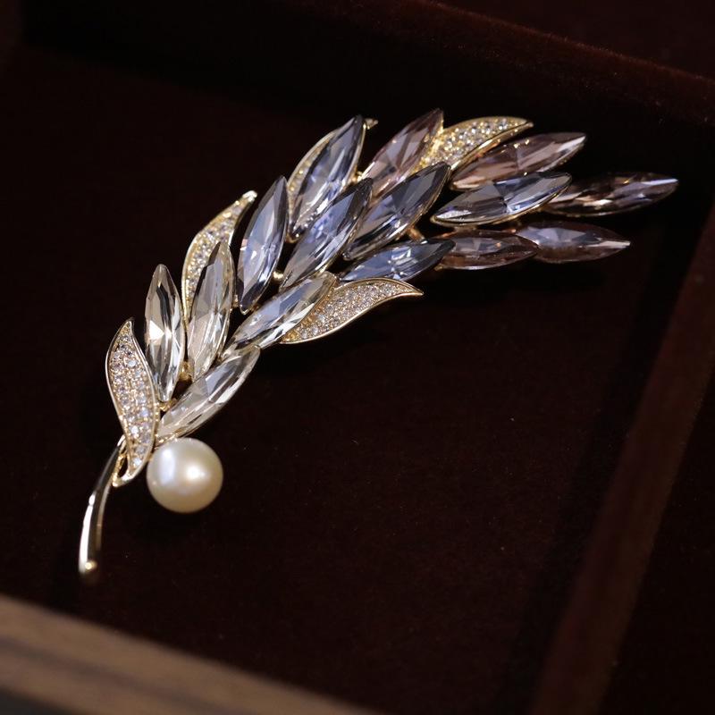 Bo Xin Yun Crystal Pearl Wheat Ear Brooch - Elegant Lapel Pin for Suits