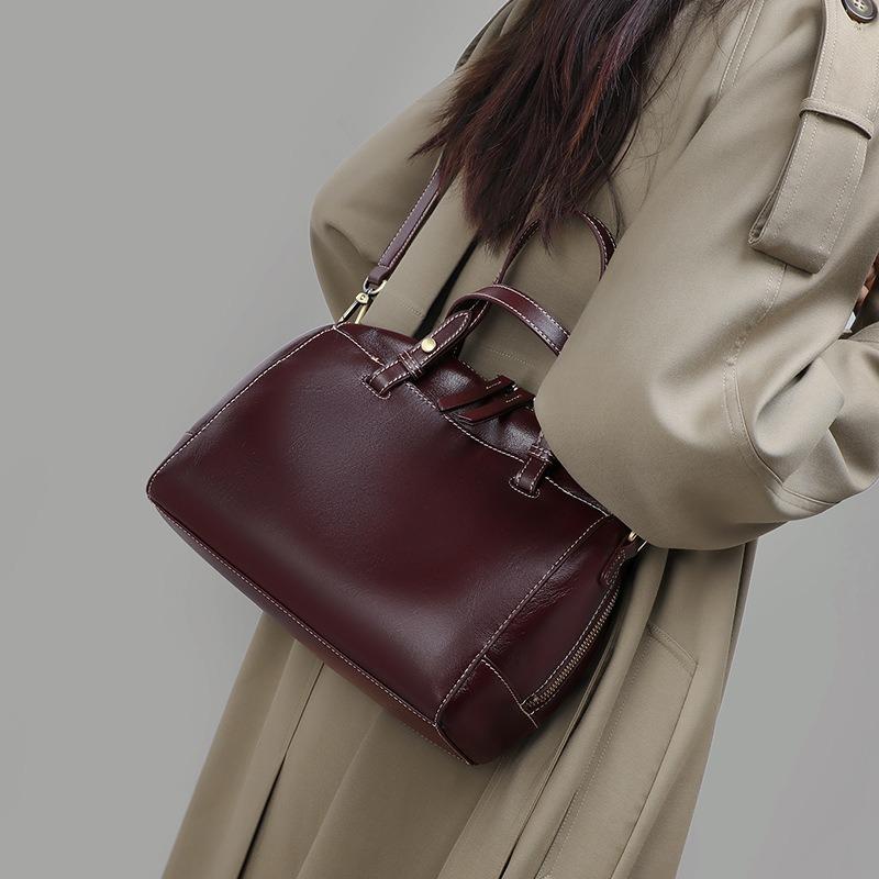 Bag women's autumn and winter new handbag large-capacity messenger bag leather high-end shoulder women's bag luggage