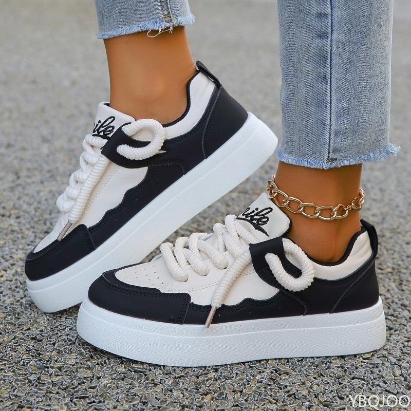 Small niche bread shoes women's autumn new casual white shoes thick soled low cut trendy simple comfortable board shoes