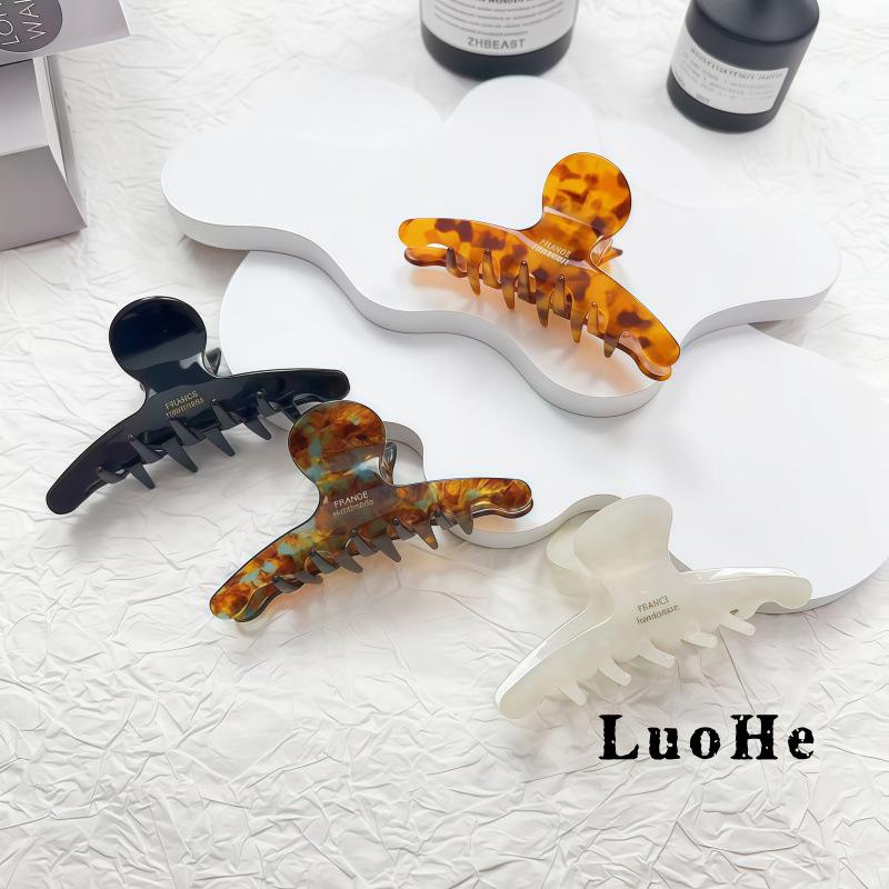 Luohe Jewelry French Acetate Large Claw Clip for Women - Melaard Style High-End Temperament Shark Clip