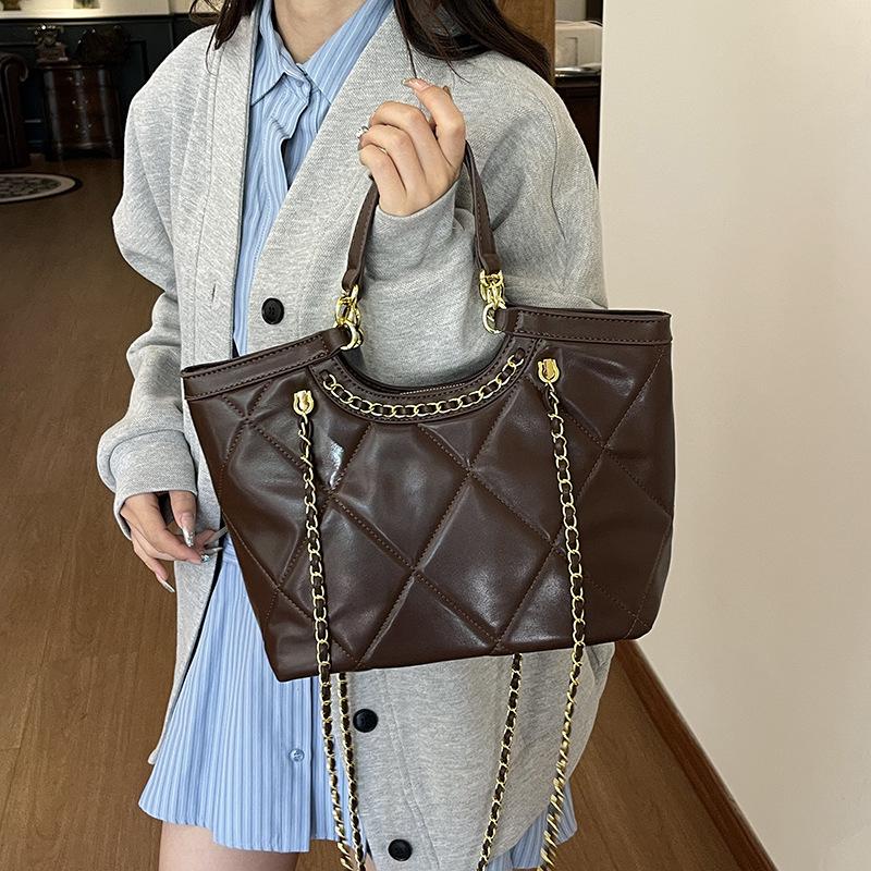 This year's popular bag women's bag 2025 new niche diamond chain bag texture popular commuter shoulder messenger bag