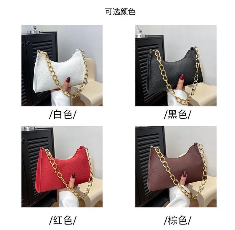 Elegant Chain Strap Urban Mini Handbag For Women In Stylish Colors And Simple Design